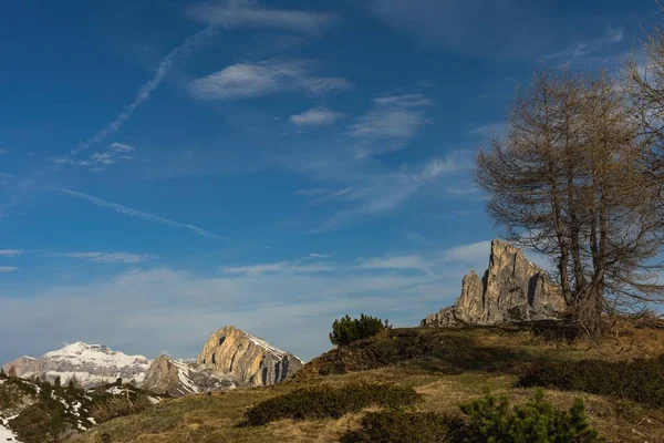 Uma Bela Vista Panorâmica Monte Passo Falzarego Dolomitas Itália Sob — Fotografia de Stock