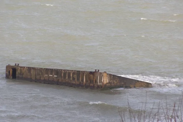 Phoenix Breakwaters Στις Ακτές Της Arromanches Στη Νορμανδία Γαλλία — Φωτογραφία Αρχείου