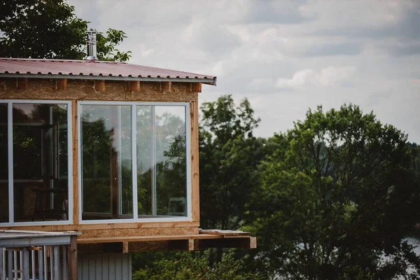 Beautiful Glass Walled House Forest Cloudy Day — Stock Photo, Image