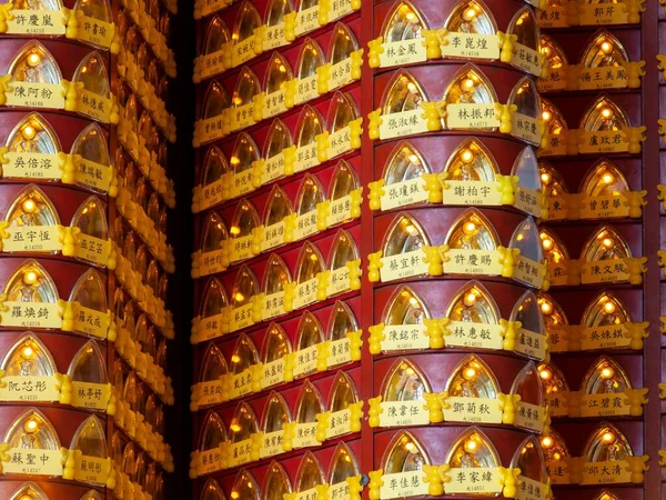 Closeup Light Worship Candles Temple Taiwan Gold Red — Stock Photo, Image