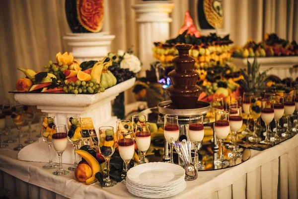 Belo Banquete Doce Uma Mesa — Fotografia de Stock