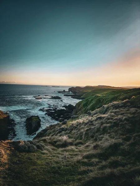 Bonita Mezcla Matices Color Una Llanura Cubierta Hierba Con Vistas — Foto de Stock