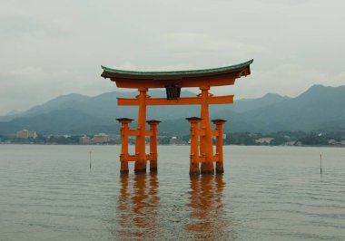 Itsukushima Adası 'ndaki Itsukushima Tapınağı.