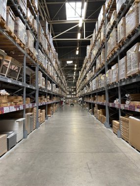 Lojistik için IKEA Casablanca mobilya ve malzeme depolama alanının içi