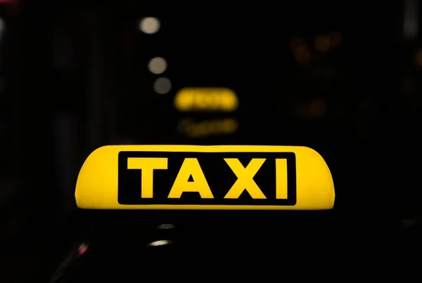 Vettore Giallo Taxi Auto Tetto Segno Notte — Foto Stock