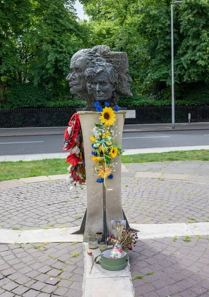 Dwanaście Odpowiedzi Tragedię Rzeźba Angeli Conner South Kensington Zachodnim Londynie — Zdjęcie stockowe
