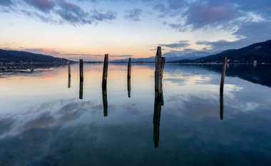 Aralık ayında Woerthersee Gölü 'nün güzel bir çekimi.