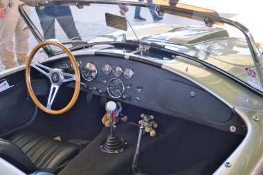 Shelby Cobra 427 SC. 60 'lardan. Köln, Almanya' daki klasik araba fuarında.