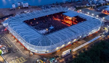 The Killers, Saint Mary Stadyumu 'nda konser veriyor.
