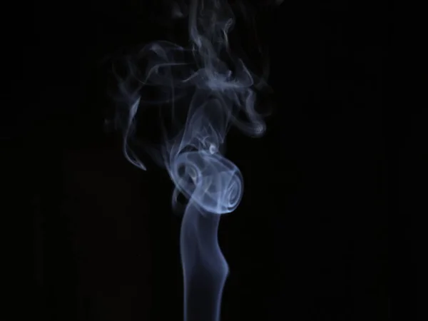 Primo Piano Fumo Bianco Astratto Uno Sfondo Nero — Foto Stock