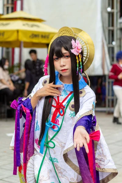 Verticale Una Donna Asiatica Vestita Come Personaggio Anime Cosplay Festival — Foto Stock