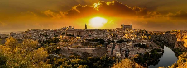 Panoramica Una Puesta Sol Sobre Toledo — Photo