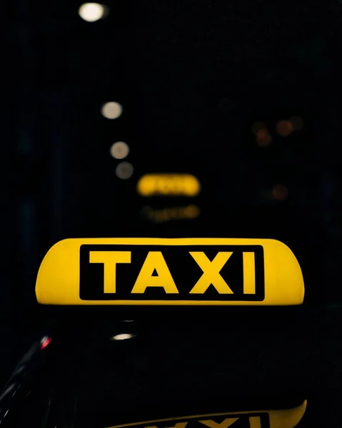 Vettore Giallo Taxi Auto Tetto Segno Notte — Foto Stock