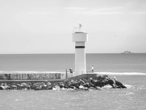 Stanbul Kıyılarında Gri Pullu Güzel Bir Deniz Feneri Manzarası — Stok fotoğraf