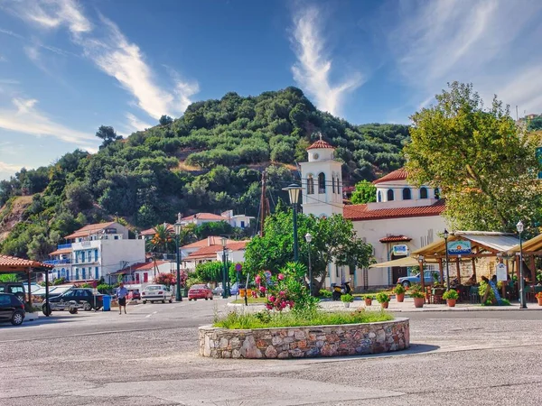 Traditional Village Loutraki Skopelos Island Hill Full Trees Background — Stock Photo, Image