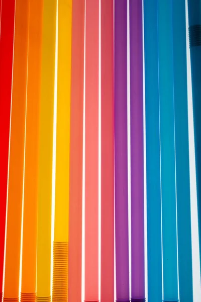 Uma Arte Parede Colorida Com Linhas Verticais Listras Coloridas Perfeito — Fotografia de Stock