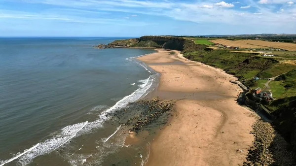 Aerial View Cayton Bay Beach Surrounded Growing Trees Yorkshire — Stock Photo, Image