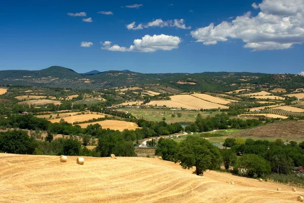Vista Panoramica Sui Terreni Agricoli Sulle Colline — Foto Stock