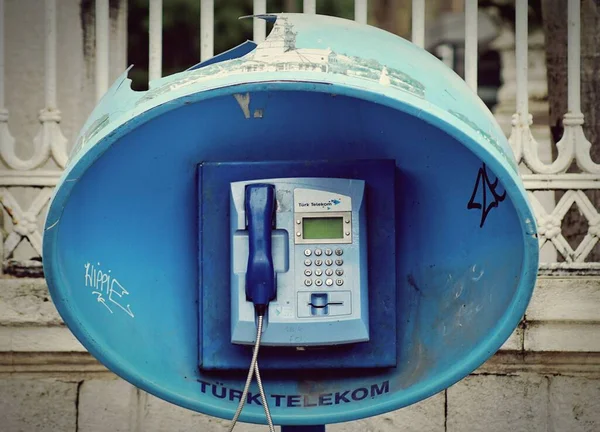 Utsikt Över Blå Gammal Telefonkiosk Istanbul Turkiet — Stockfoto