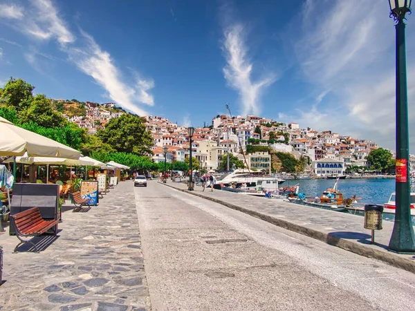 Widok Ulicę Miasta Skopelos Pięknej Wyspie Sporades Skopelos Grecja — Zdjęcie stockowe