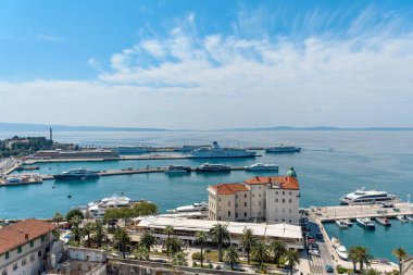 Hırvatistan 'ın Split limanına yüksek açılı bir bakış