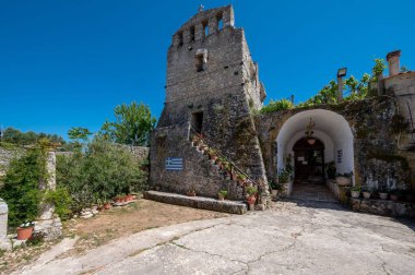 Yunanistan 'ın Zakynthos kentindeki Anafonitria Manastırı' na yakın çekim