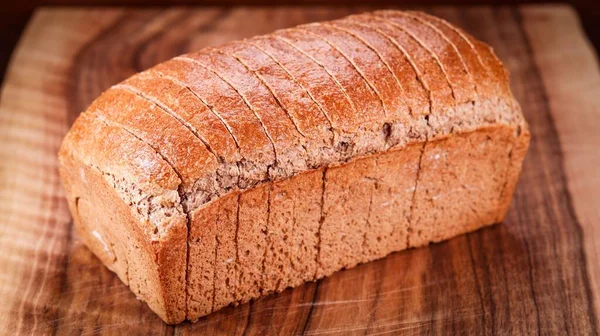 Primo Piano Del Pane Segale Una Tavola Legno — Foto Stock