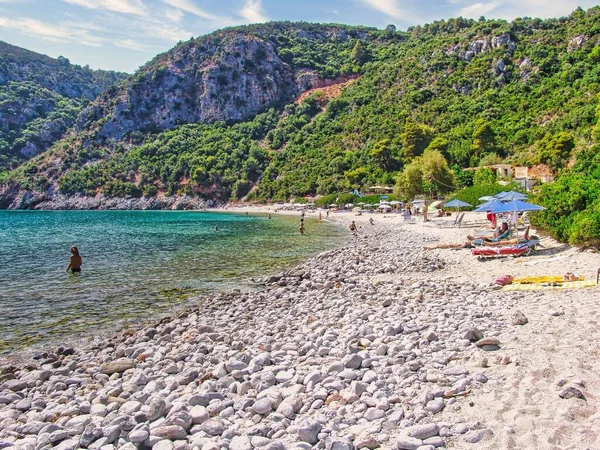 Montanhas Rochosas Bela Praia Limnonari Ilha Skopelos Grécia — Fotografia de Stock