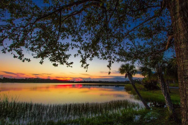 Coucher Soleil Coloré Sur Lac Zobel Dans George Lestrange Preserve — Photo