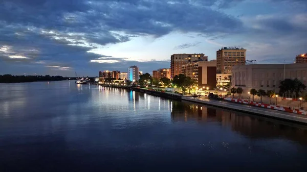 Centro Wilmington Por Agua Noche — Foto de Stock