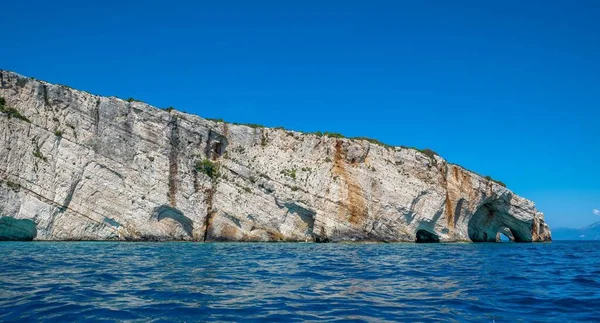 Een Close Shot Van Blauwe Grotten Zakynthos Griekenland Zomer — Stockfoto