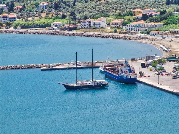 Dron Widok Miasto Skopelos Łodzi Ładnej Plaży Grecji — Zdjęcie stockowe