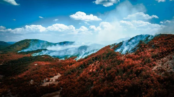 Vista Aérea Uma Área Incêndio Queimando Fumando Nas Terras Altas — Fotografia de Stock