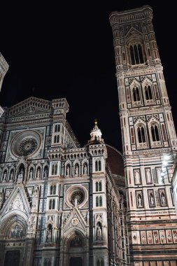 İtalya, Floransa 'daki Santa Maria del Fiore Katedrali' nin dikey görüntüsü.
