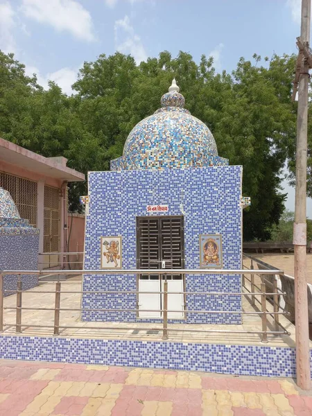 Pequeno Templo Azul Para Adoração — Fotografia de Stock