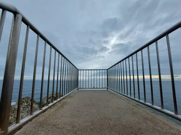 Krajina Klidného Moře Zamračený Den Mola — Stock fotografie