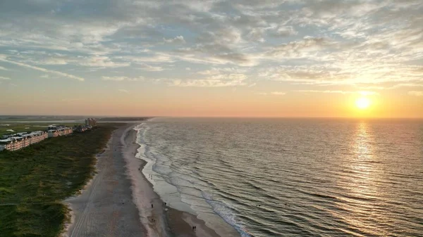 Costa Medida Que Sol Comienza Salir — Foto de Stock