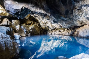Grjotagja 'nın güzel bir manzarası, İzlanda' da turistik bir yer.