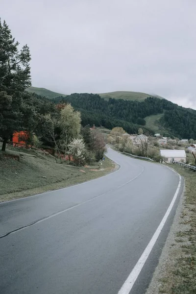 Uma Estrada Que Passa Perto Casas Lori Armênia — Fotografia de Stock