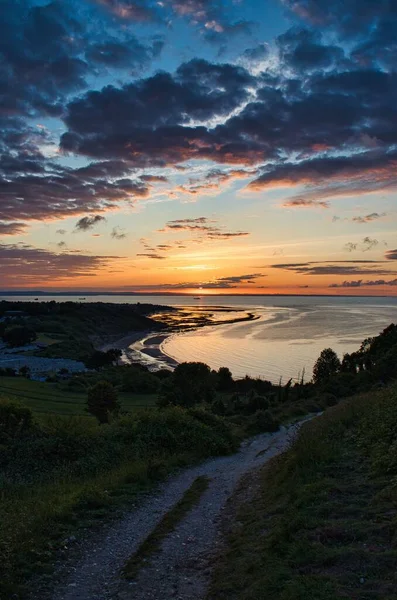 Una Splendida Vista Una Baia Bianca Scogliera Durante Tramonto Isola — Foto Stock