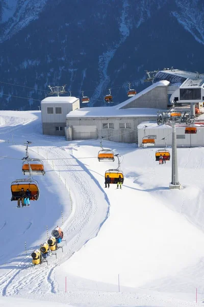 Vertical Shot Skiing Piste Chairlift Snow Cannon Infrastructure — Stock Photo, Image