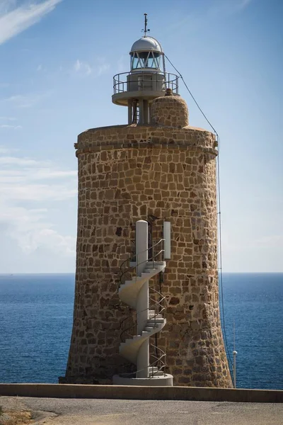 Eine Vertikale Aufnahme Des Leuchtturms Faro Camarinal Tarifa Andalusien Spanien — Stockfoto
