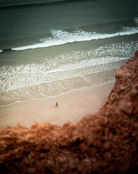 Una Vista Las Olas Del Mar Estrellándose Orilla Del Mar — Foto de Stock