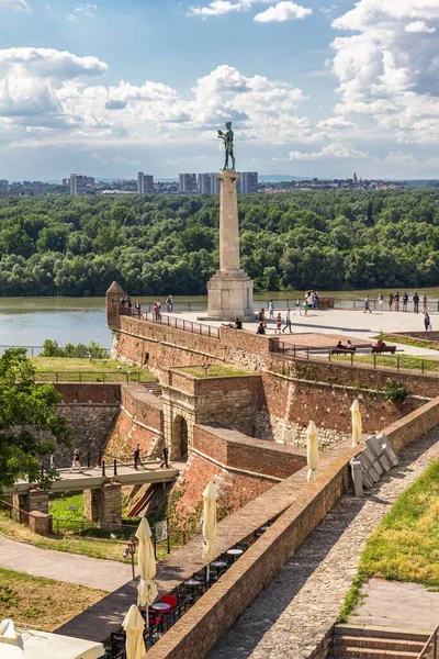 Colpo Verticale Del Monumento Pobednik Nella Fortezza Belgrado Belgrado Serbia — Foto Stock
