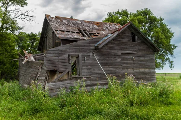 Primer Plano Una Vieja Granja Derrumbándose Ruinas — Foto de Stock