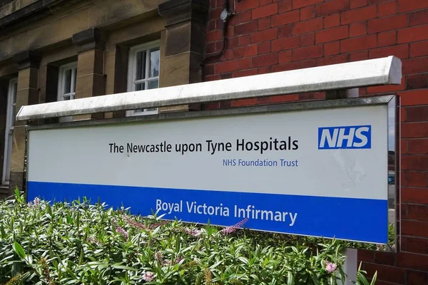 Entrance Sign Royal Victoria Infirmary Rvi Hospital City Newcastle Tyne — Stock Photo, Image