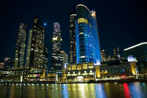 Een Lege Flinders Street Station Kruising Melbourne Cbd Avondklok Tijdens — Stockfoto