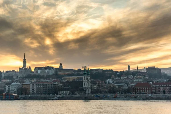 Una Vista Panoramica Degli Edifici Della Città Tramonto Budapest Ungheria — Foto Stock