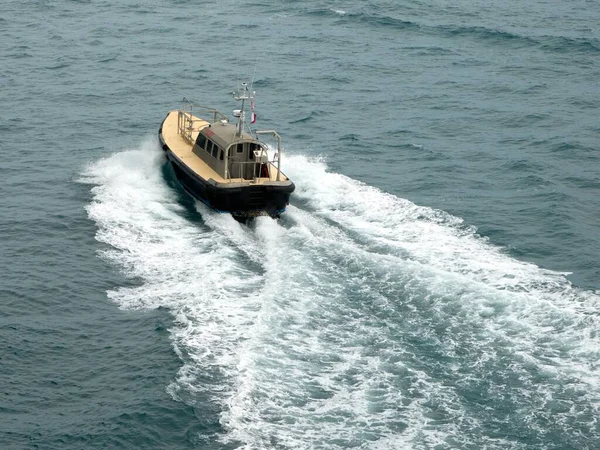Vista Panorâmica Barco Que Navega Mar — Fotografia de Stock