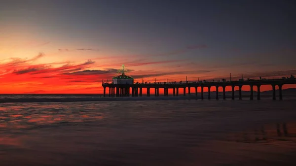 Vacker Solnedgång Över Manhattan Beach Pier Los Angeles — Stockfoto